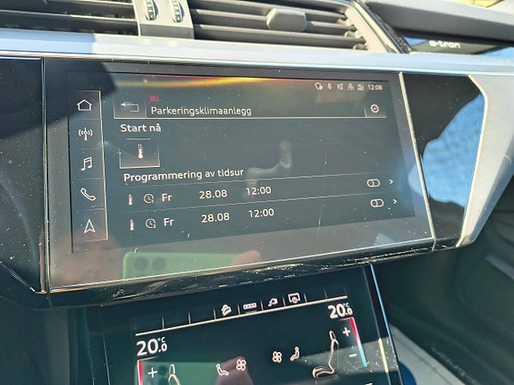 Audi e-tron 18 of 25