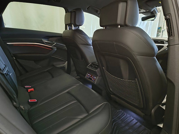 Audi e-tron 23 of 25