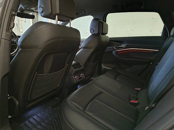 Audi e-tron 22 of 25