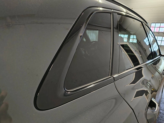 Audi e-tron 5 of 25