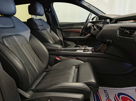 Audi e-tron 24 of 25