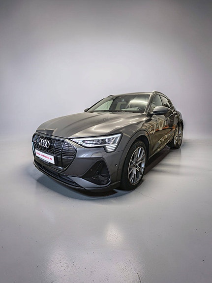 Audi e-tron 4 of 25