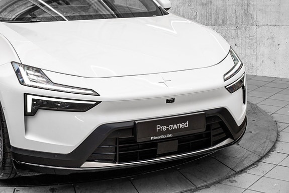 Polestar 4 2 of 26