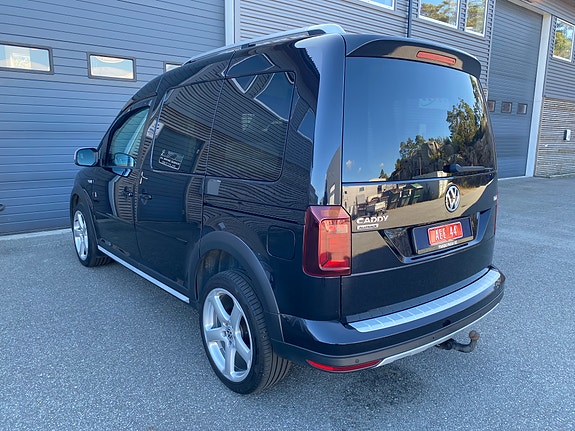 Volkswagen Caddy Alltrack 13 of 30