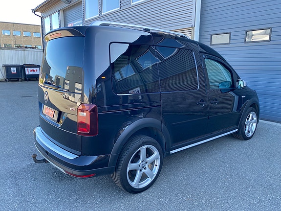 Volkswagen Caddy Alltrack 16 of 30