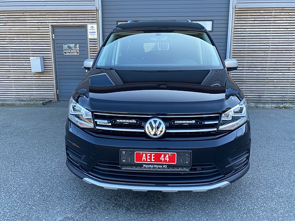 Volkswagen Caddy Alltrack 6 of 30
