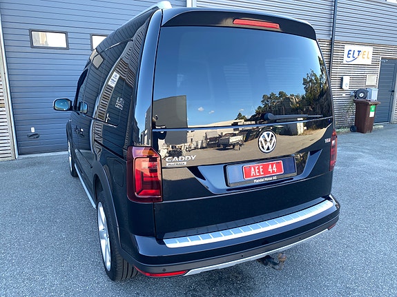 Volkswagen Caddy Alltrack 14 of 30
