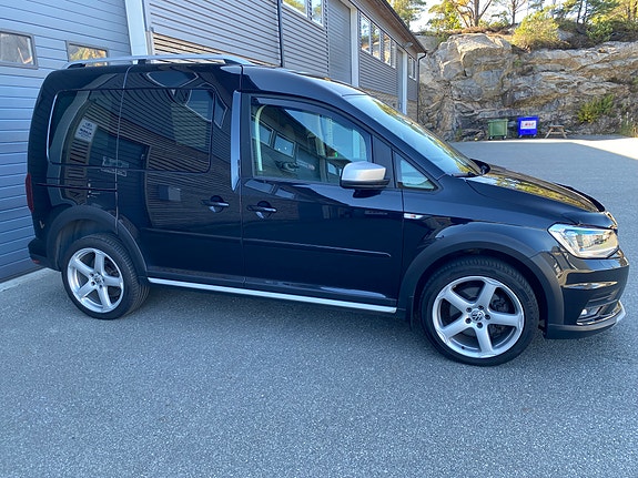 Volkswagen Caddy Alltrack 3 of 30