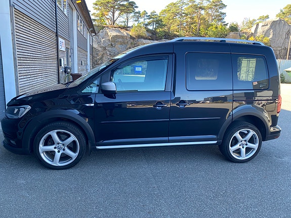 Volkswagen Caddy Alltrack 11 of 30