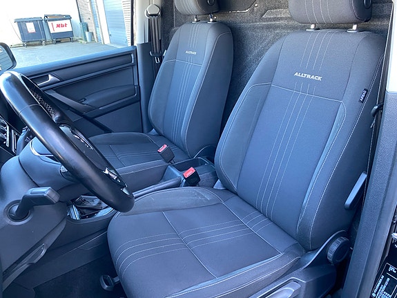 Volkswagen Caddy Alltrack 19 of 30