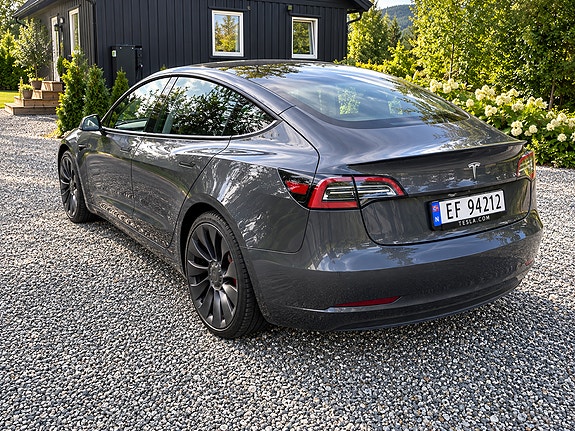 Tesla Model 3 3 of 6