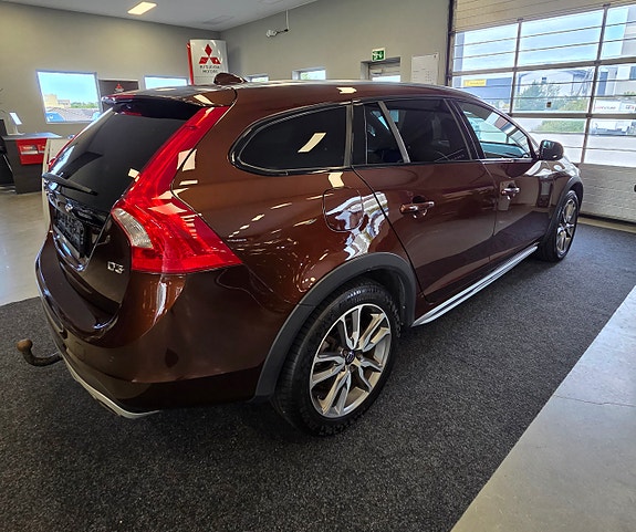 Volvo V60 Cross Country 5 of 13