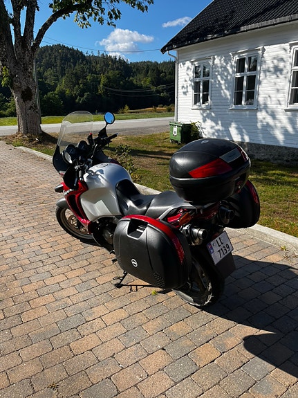 Honda XL 1000 V Varadero 2 of 8