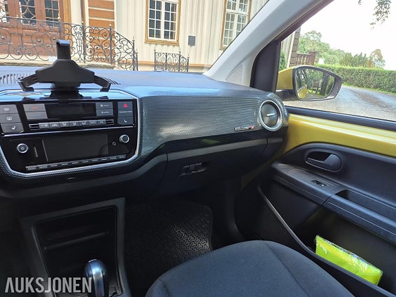 Volkswagen UP! 21 of 30