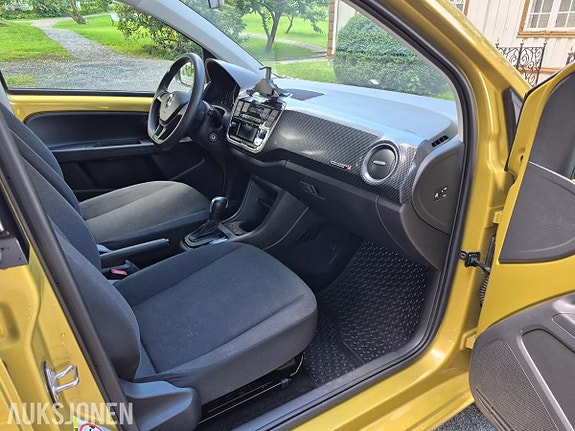 Volkswagen UP! 23 of 30