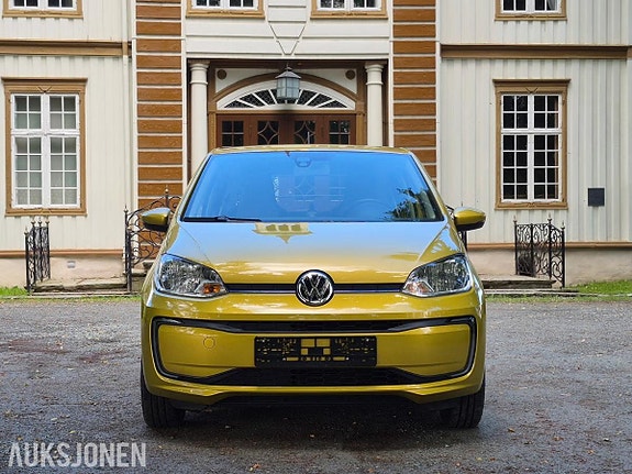 Volkswagen UP! 2 of 30