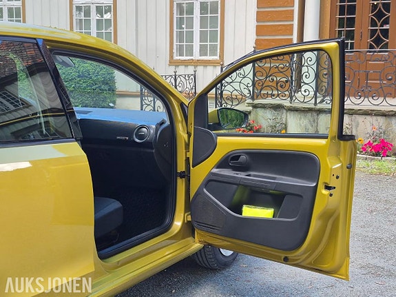 Volkswagen UP! 24 of 30