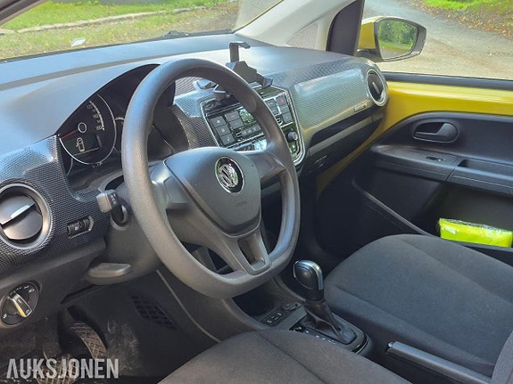 Volkswagen UP! 17 of 30