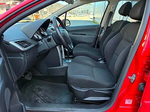 Peugeot 207 7 of 15