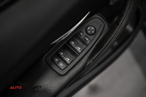 BMW 335i 25 of 30