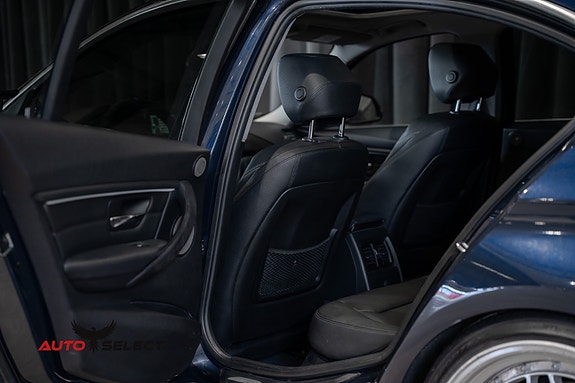 BMW 335i 18 of 30