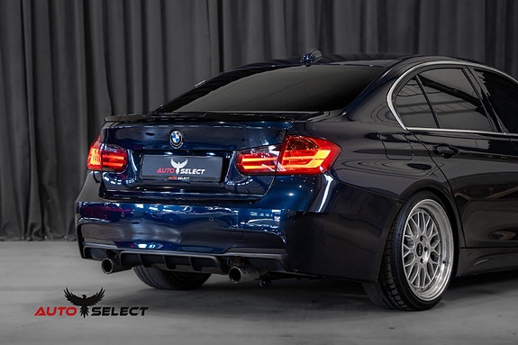BMW 335i 14 of 30