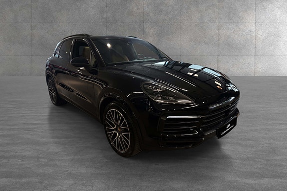 Porsche Cayenne 8 of 30
