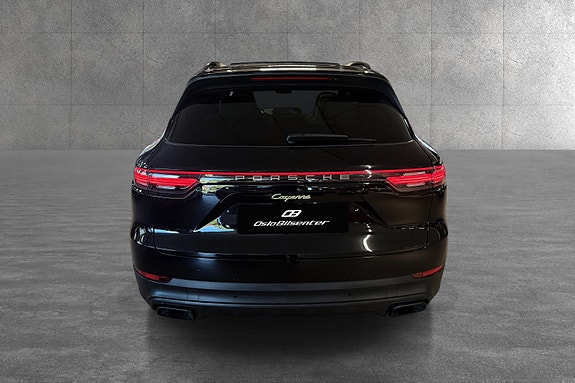 Porsche Cayenne 5 of 30