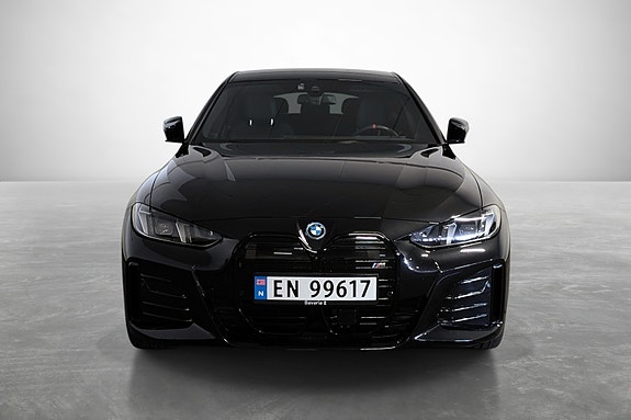 BMW i4 3 of 27