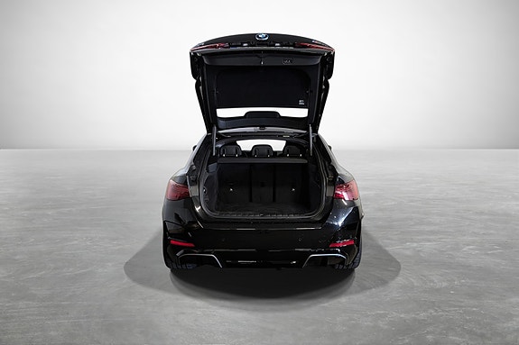 BMW i4 8 of 27
