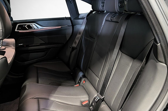 BMW i4 22 of 27