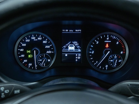 Mercedes-Benz Vito 13 of 18