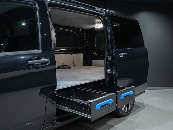 Mercedes-Benz Vito 17 of 18