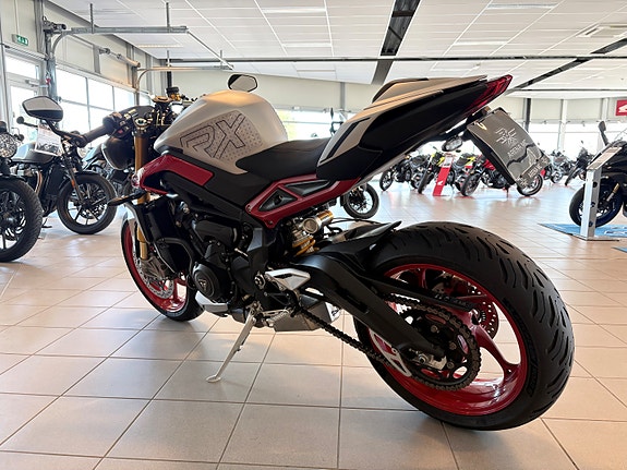 Triumph Street Triple 765 4 of 16