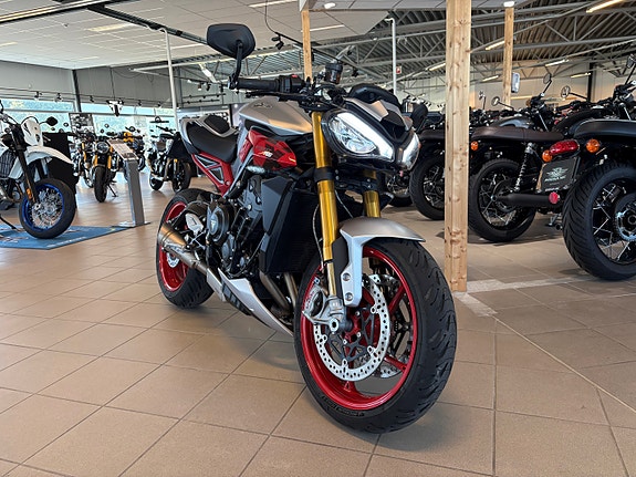 Triumph Street Triple 765 2 of 16