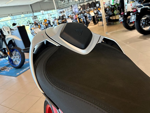Triumph Street Triple 765 13 of 16