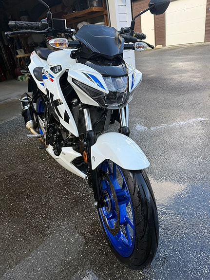 Suzuki GSX-S 125 2 of 12