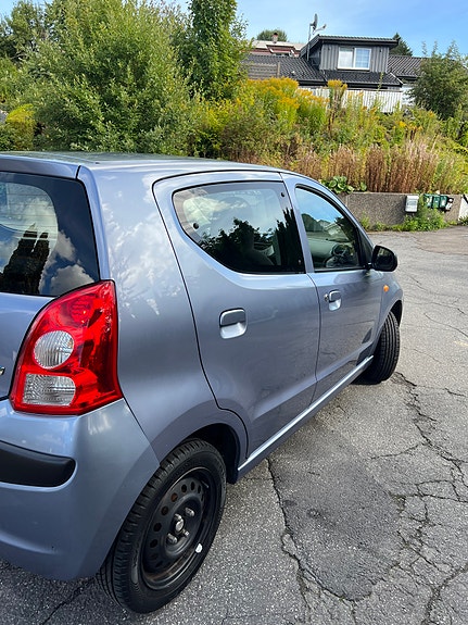 Nissan Pixo 12 of 30