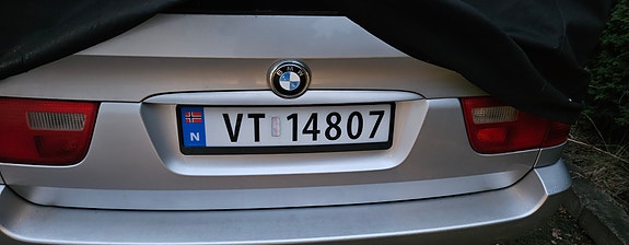 BMW X5 2 of 4