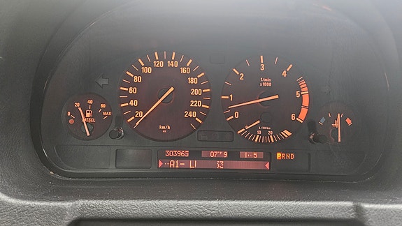BMW X5 4 of 4