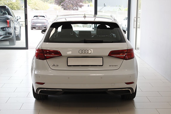 Audi A3 4 of 17
