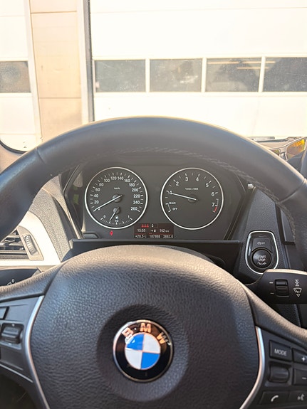 BMW 116i 7 of 17