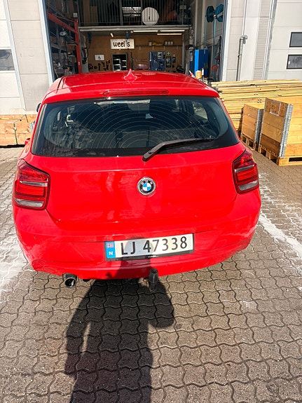 BMW 116i 4 of 17