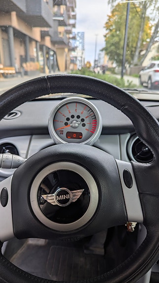MINI Cooper 6 of 9