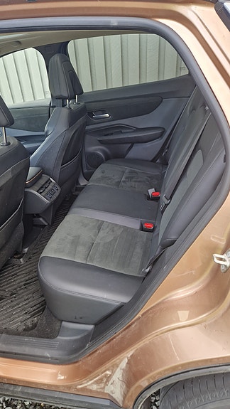 Nissan Ariya 10 of 12