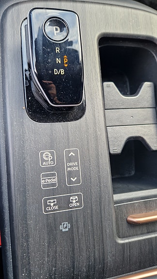 Nissan Ariya 9 of 12
