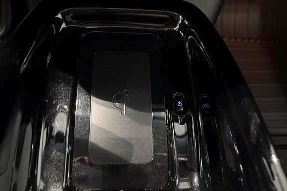 Toyota Prius Plug-in Hybrid 30 of 30