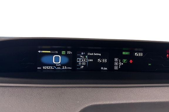 Toyota Prius Plug-in Hybrid 11 of 30