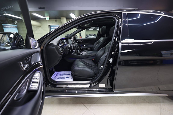 Mercedes-Benz S63 26 of 30