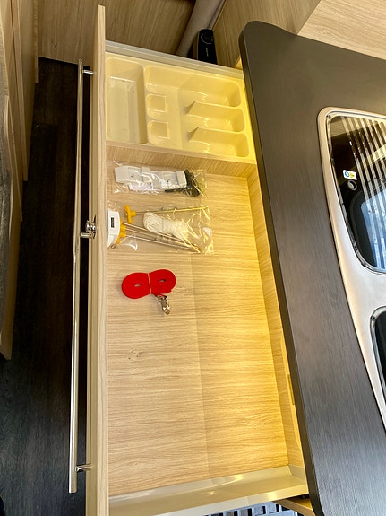 Caravelair Alba Style 426 Family | Gulvvarme | Dusjmulighet | Ny markise | Solcelleanlegg 21 of 30